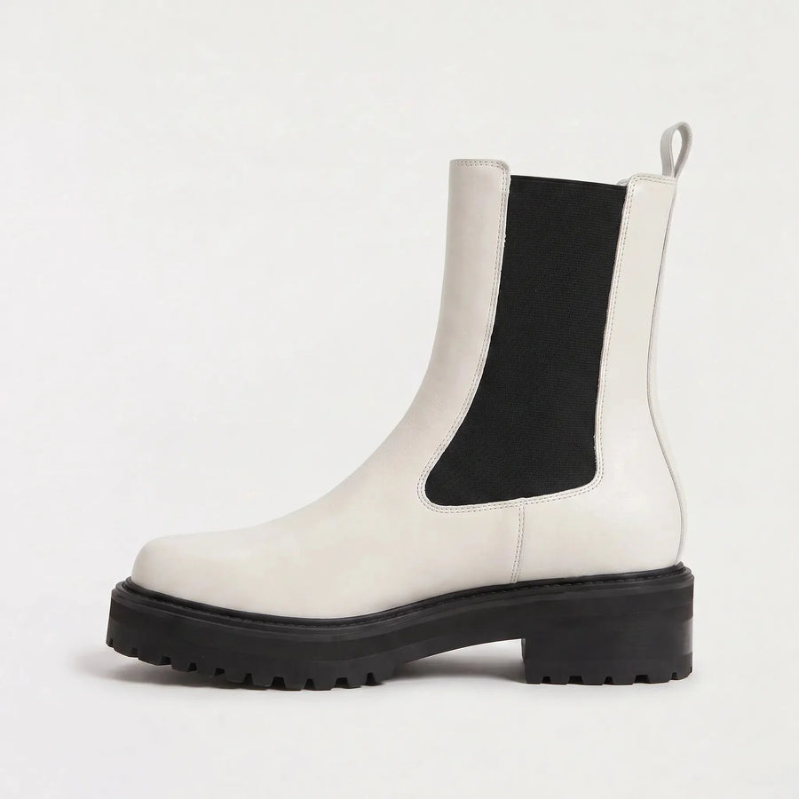 Lug Sole Platform Chelsea Boots – White