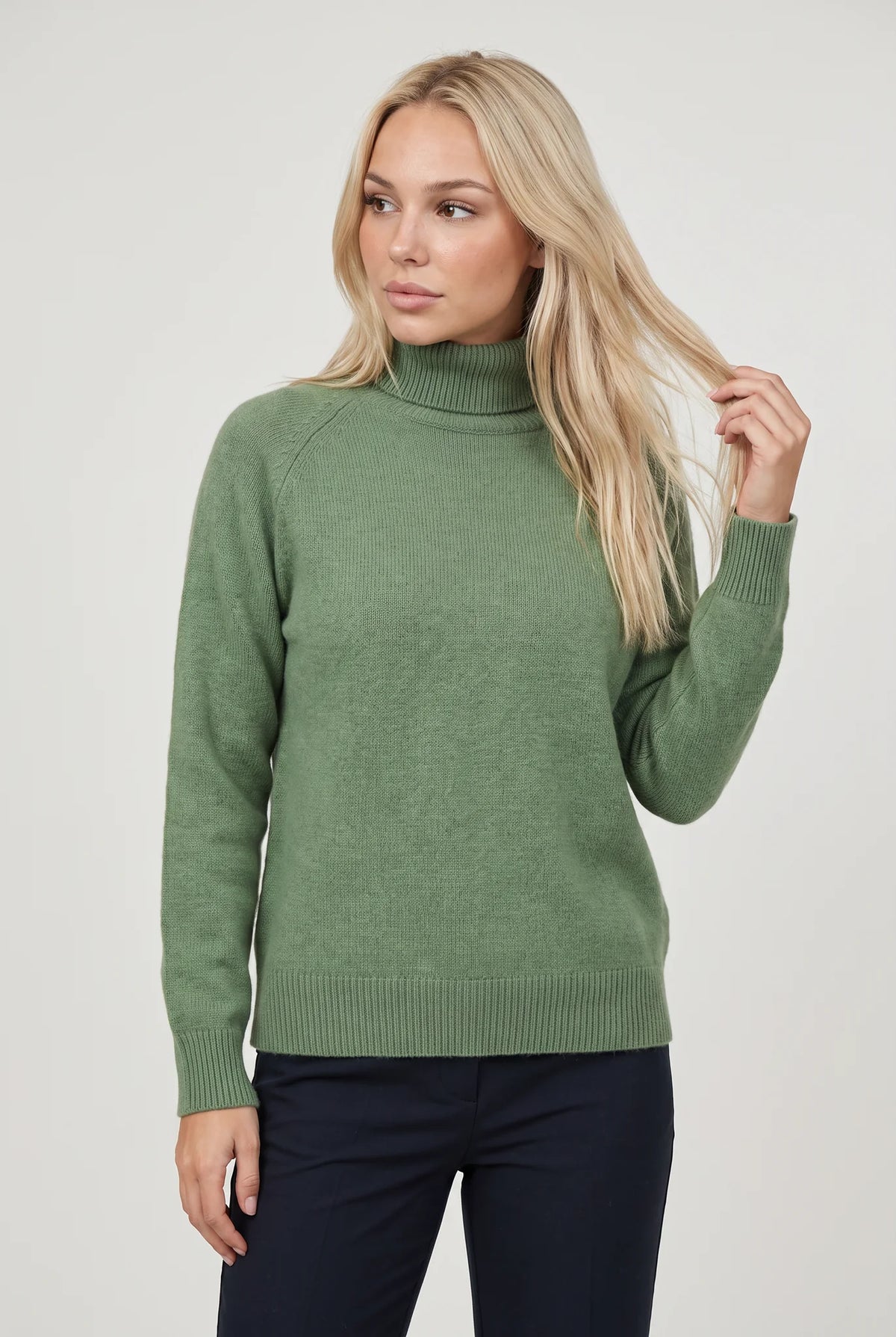 Relaxed Roll Neck Jumper – Green