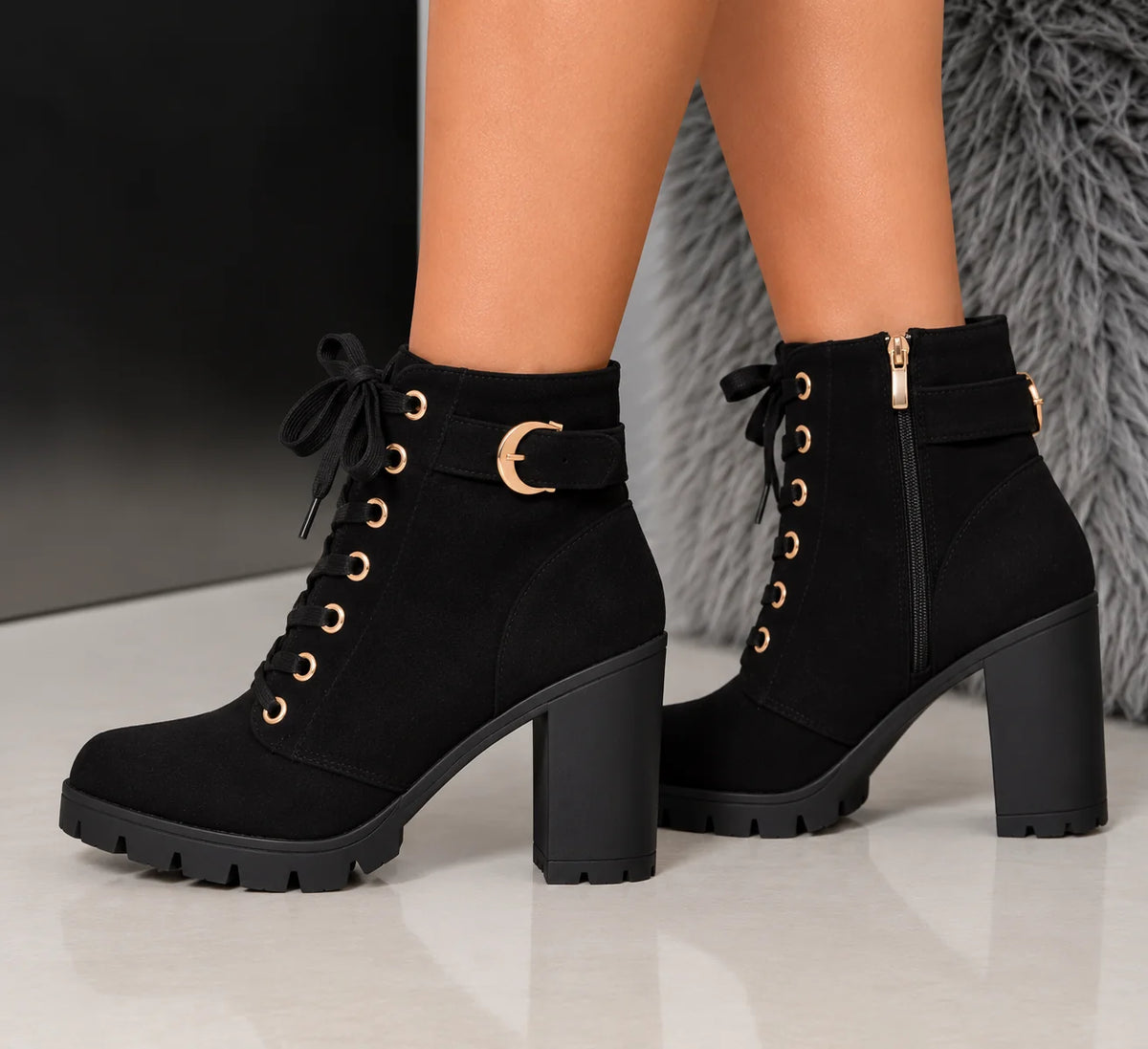 Botines con cordones y tacón ancho