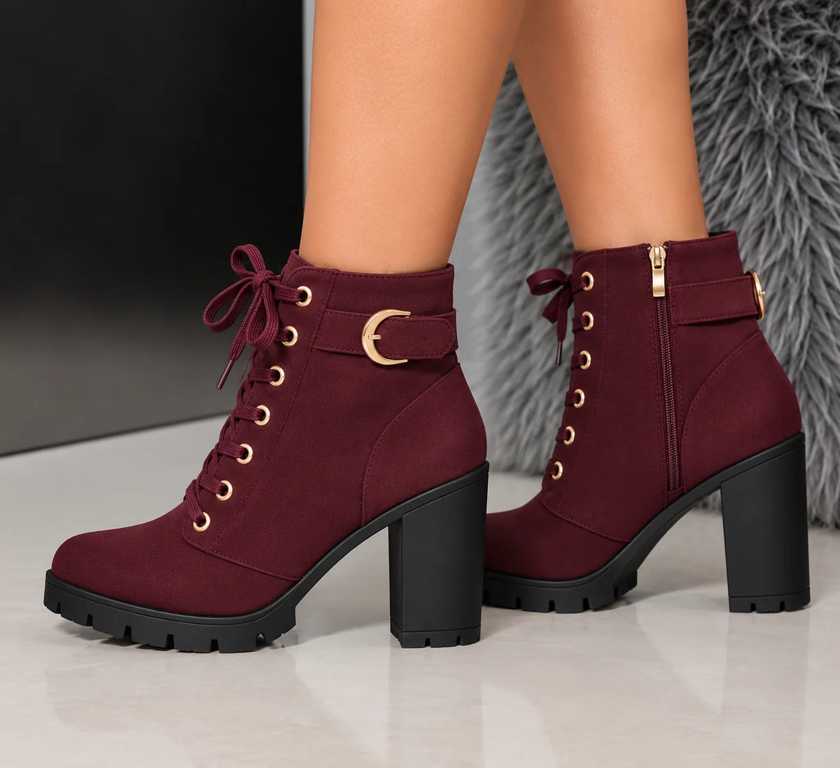 Botines con cordones y tacón ancho