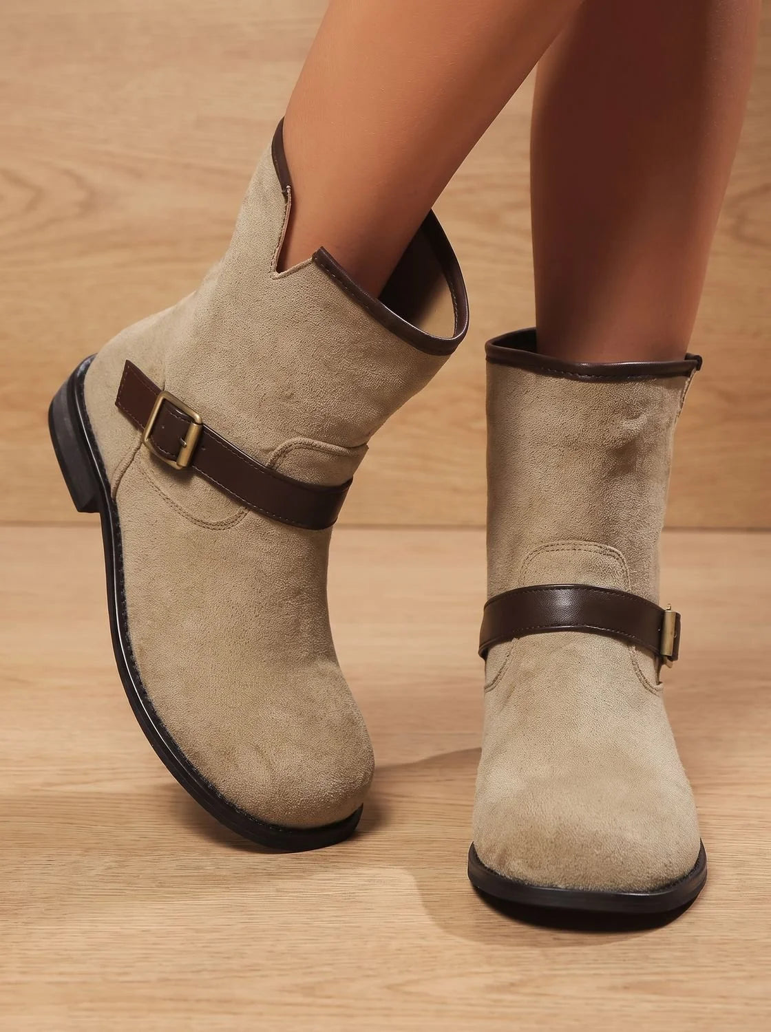Botines de efecto ante con hebilla