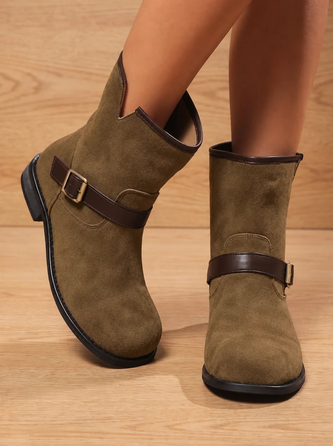 Botines de efecto ante con hebilla