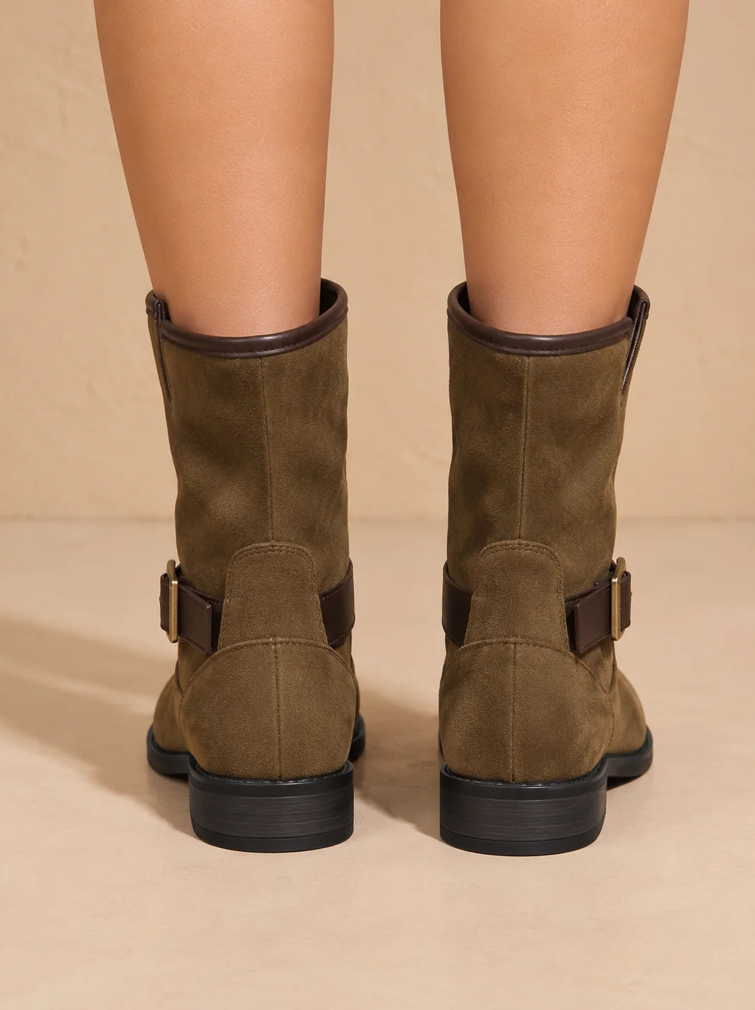 Botines de efecto ante con hebilla