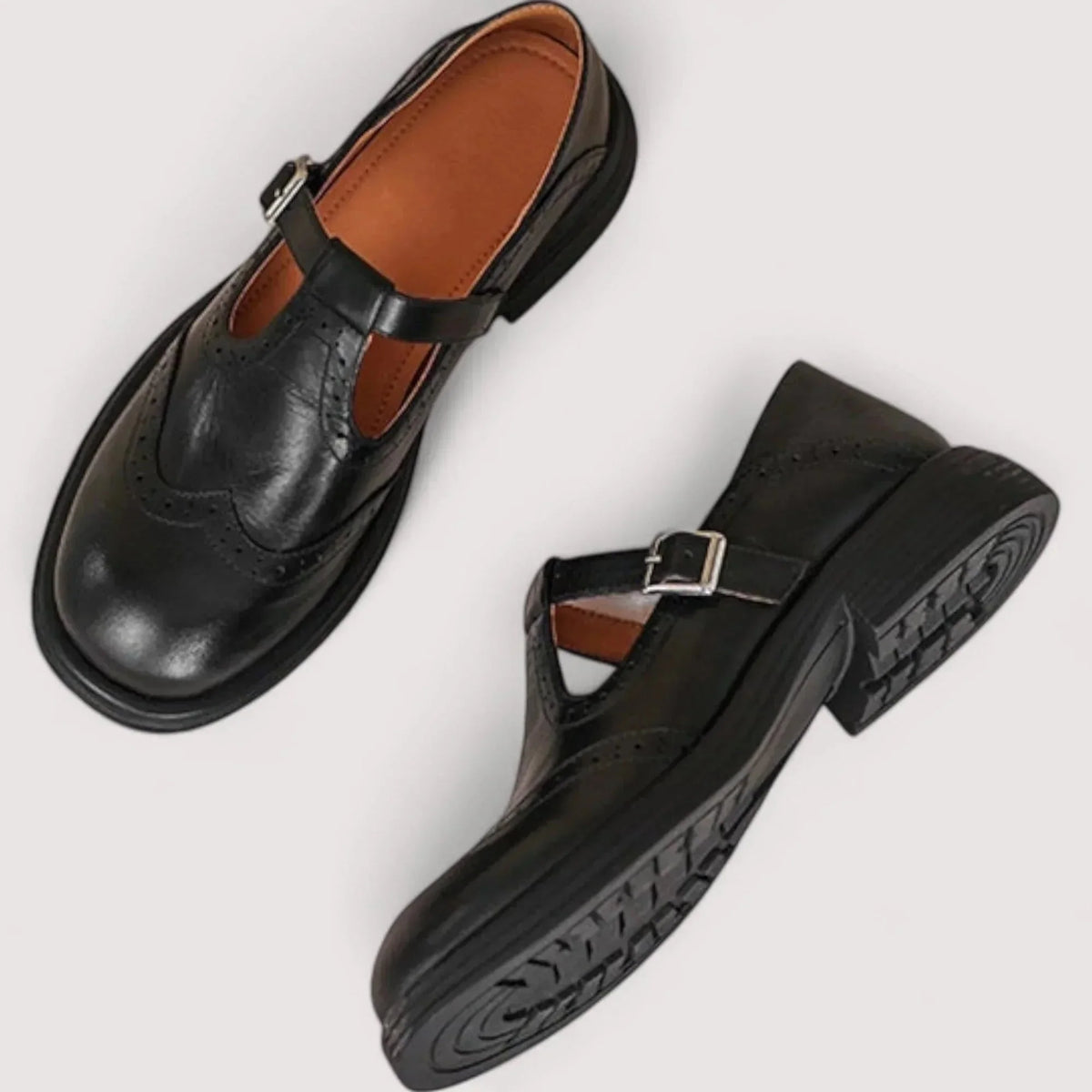 Zapatos Mary Jane con tira en T estilo brogue