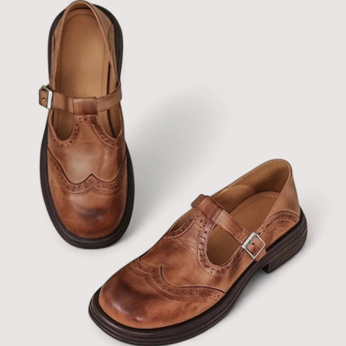 Zapatos Mary Jane con tira en T estilo brogue