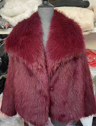 Cropped faux fur jacket in Burgundy