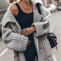 Chunky knit longline cardigan in Grey, close-up of the rib knit